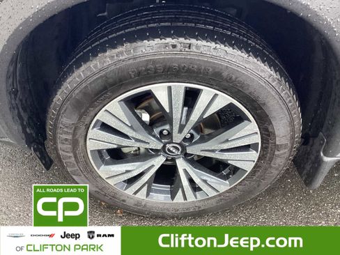 Used 2023 Nissan Rogue SV image 26