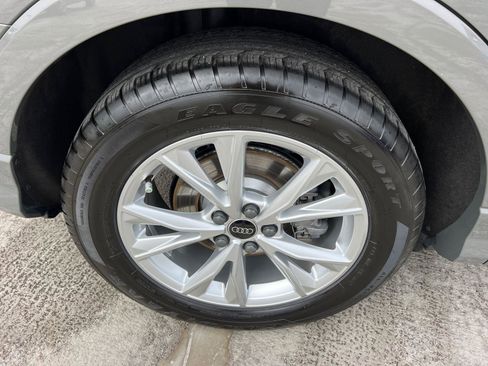 Certified 2025 Audi Q3 2.0T Premium w/ Convenience Package AWD/4WD image 17