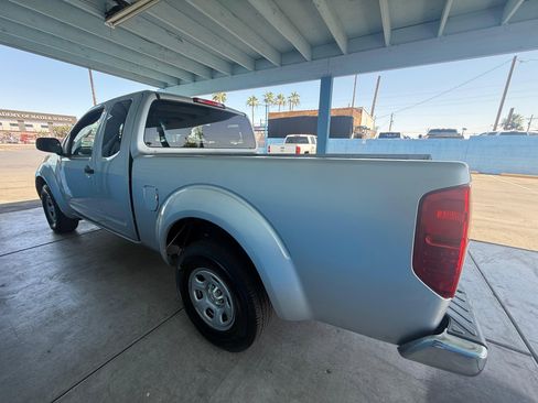 Used 2014 Nissan Frontier S RWD image 3