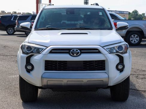 Used 2021 Toyota 4Runner TRD Off-Road Premium AWD/4WD image 2
