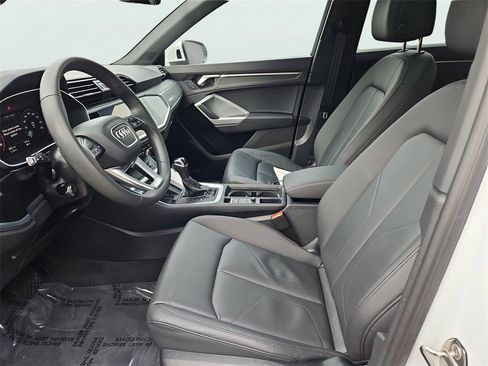 Certified 2025 Audi Q3 2.0T Premium w/ Convenience Package image 33