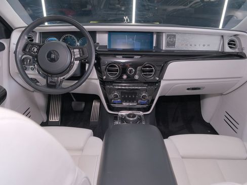 Used 2022 Rolls-Royce Phantom Sedan w/ The Phantom Package RWD image 37