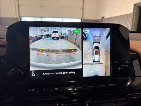 Used 2025 Nissan Pathfinder Platinum w/ Cargo Package AWD/4WD image 27