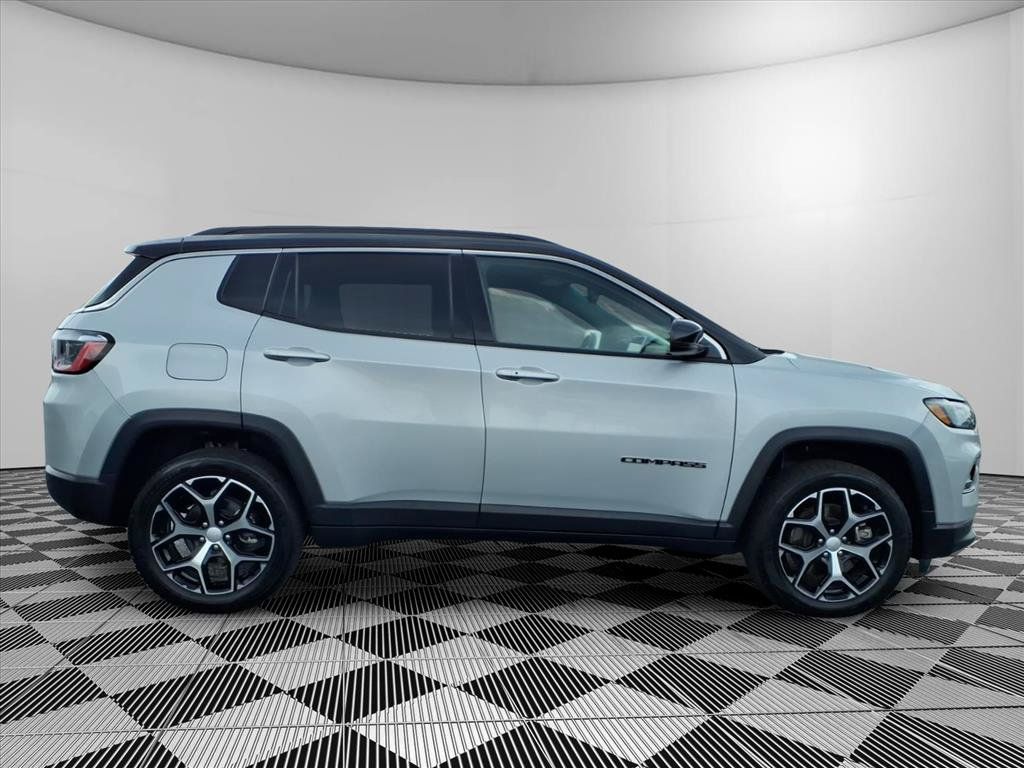Used 2024 Jeep Compass Limited AWD/4WD image 31