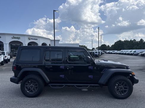 Used 2024 Jeep Wrangler Unlimited Sport AWD/4WD image 8