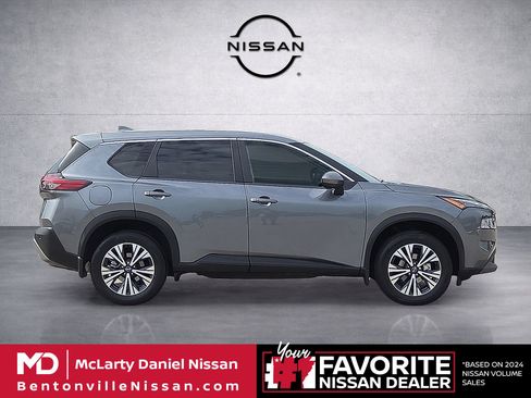 Used 2023 Nissan Rogue SV FWD image 6