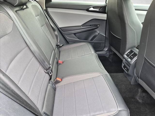 Used 2023 Volkswagen Taos SE w/ Panoramic Sunroof Package AWD/4WD image 20