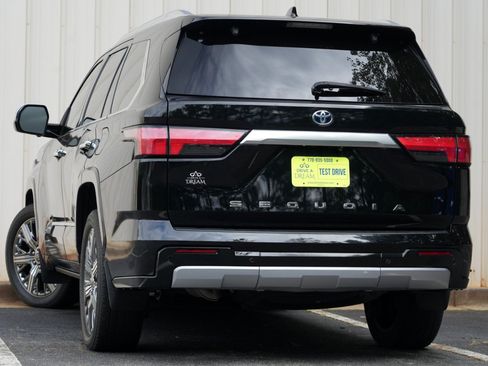 Used 2023 Toyota Sequoia Capstone AWD/4WD image 6