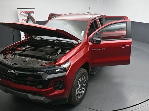 Used 2023 Chevrolet Colorado Z71 w/ Advanced Trailering Package AWD/4WD image 26
