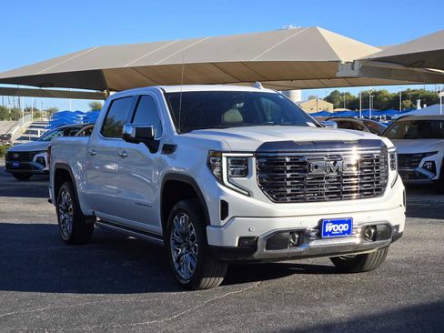 Used 2024 GMC Sierra 1500 Denali Ultimate image 3