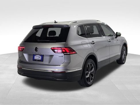 Used 2024 Volkswagen Tiguan SE AWD/4WD image 27