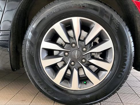 Used 2023 Chrysler Pacifica Limited FWD image 34