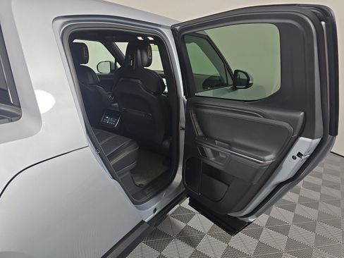 Used 2024 Rivian R1T Adventure AWD/4WD image 19