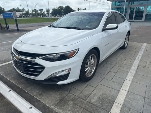 Used 2020 Chevrolet Malibu LT FWD image 1