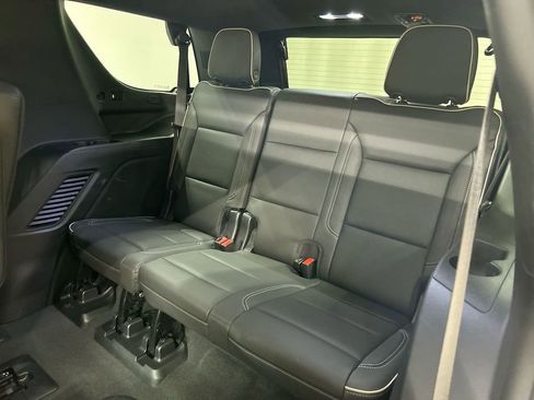 Used 2022 GMC Yukon SLT w/ SLT Premium Package image 21