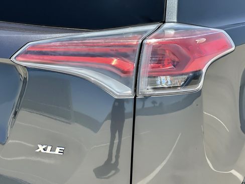 Certified 2017 Toyota RAV4 XLE w/ Carpet Mat Package FWD image 25