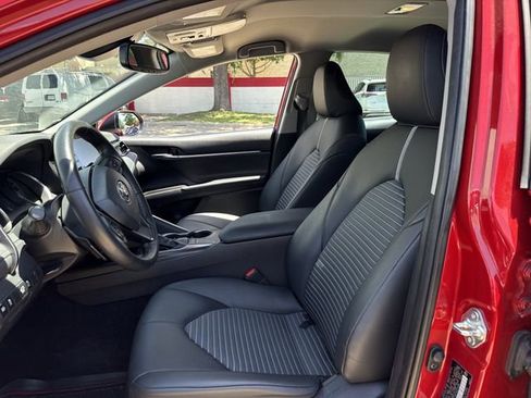 Used 2022 Toyota Camry SE w/ Convenience Package FWD image 24