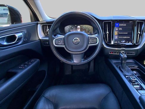 Used 2020 Volvo XC60 T5 Momentum AWD/4WD image 6