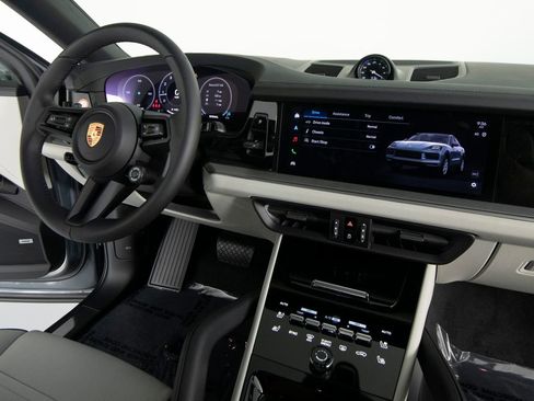 New 2026 Porsche Cayenne Coupe AWD/4WD image 30