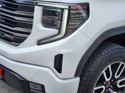 Used 2022 GMC Sierra 1500 AT4 w/ AT4 Premium Package AWD/4WD image 28