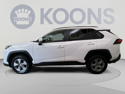 Used 2024 Toyota RAV4 XLE FWD image 5