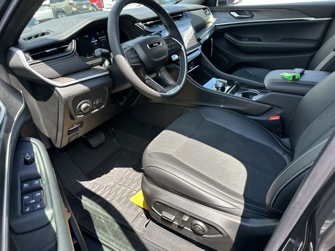 New 2026 Jeep Grand Cherokee L 4WD image 25