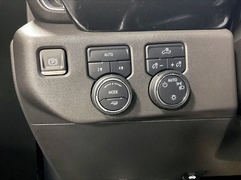 Used 2024 Chevrolet Silverado 1500 LT AWD/4WD image 25