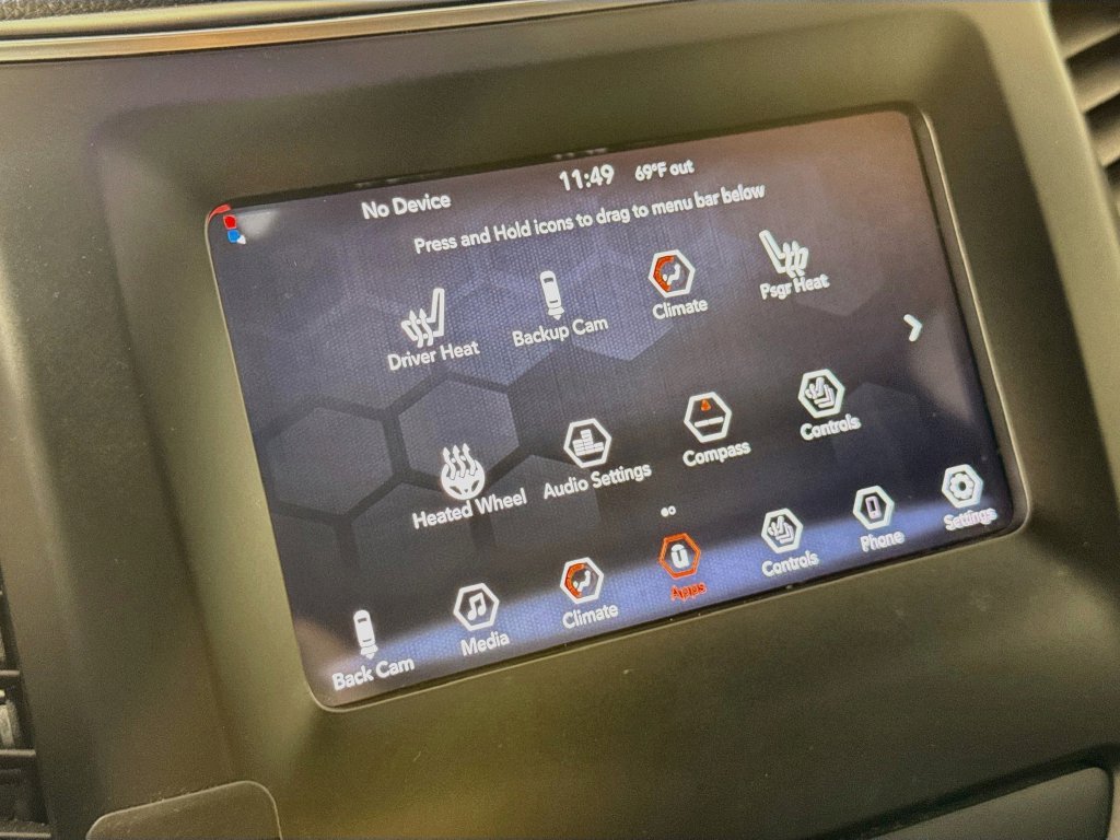 Used 2019 Jeep Cherokee Latitude Plus FWD image 16