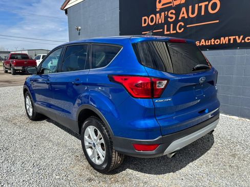 Used 2019 Ford Escape SE image 3
