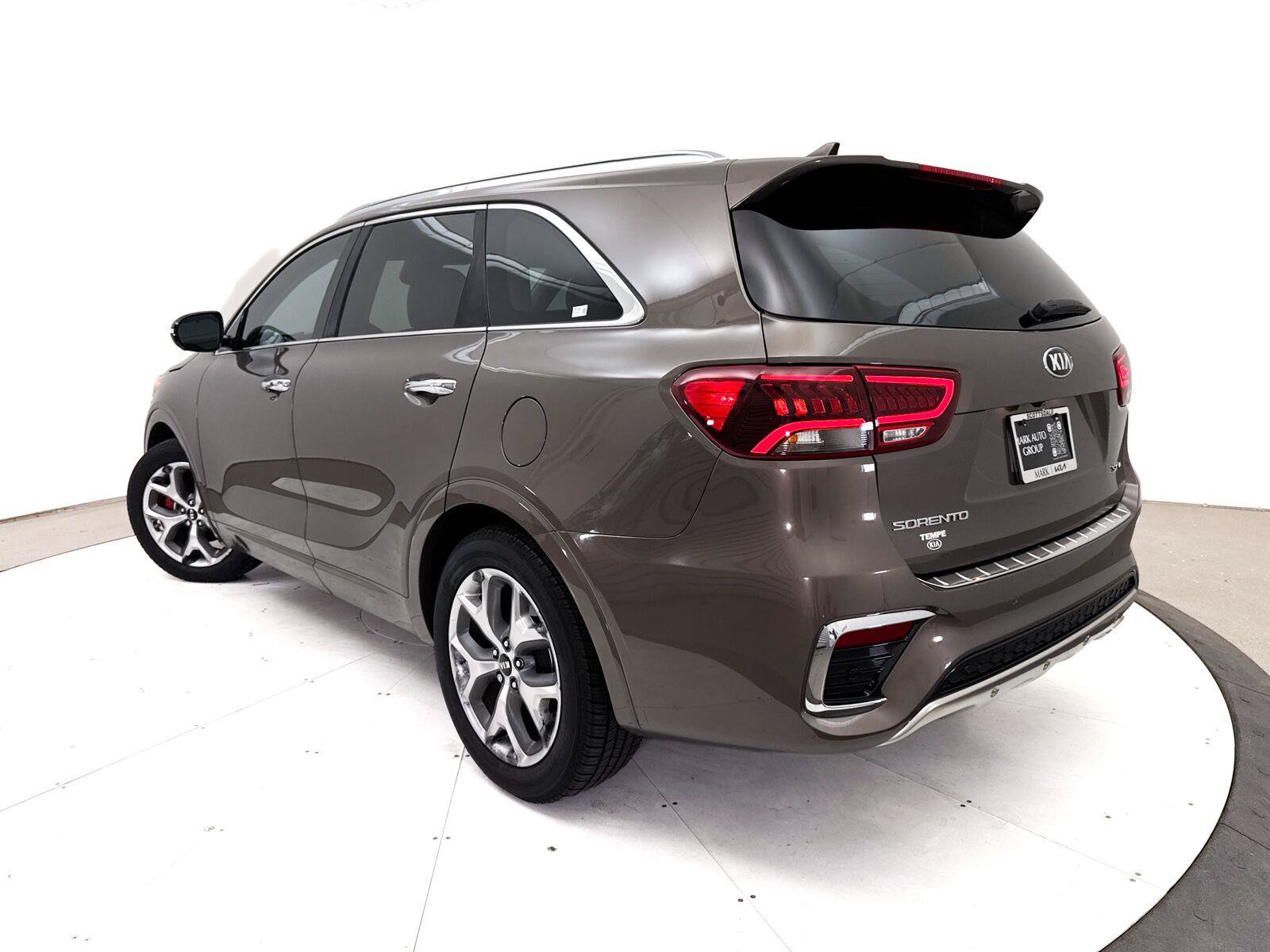 Used 2019 Kia Sorento SX w/ SX Touring Package FWD image 2