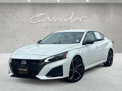 Used 2023 Nissan Altima 2.5 SR FWD image 1