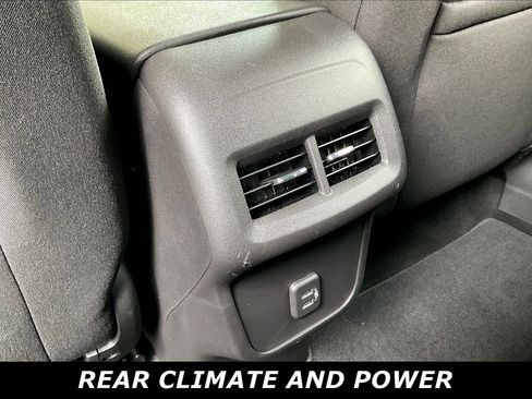 Used 2023 Chevrolet Equinox LT FWD image 10