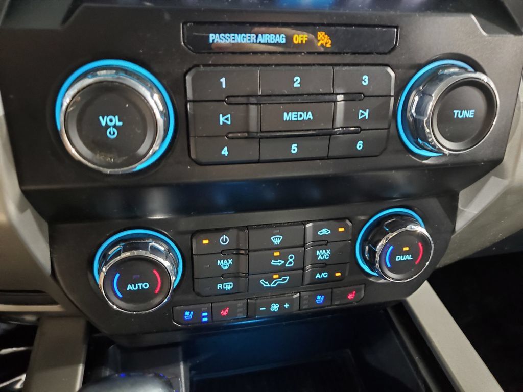 Used 2019 Ford F150 Lariat RWD image 32