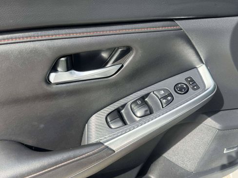 Used 2024 Nissan Sentra SR w/ SR Premium Package FWD image 19