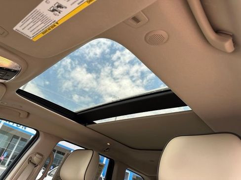 Used 2019 Jeep Grand Cherokee Overland AWD/4WD image 31