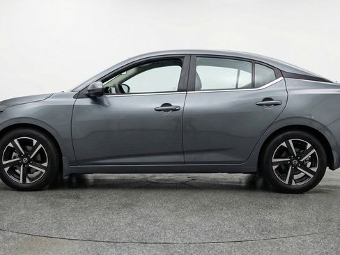 Used 2025 Nissan Sentra SV FWD image 4