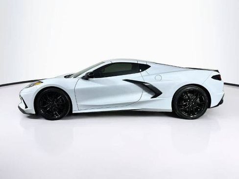 Used 2024 Chevrolet Corvette Stingray Preferred Cpe RWD image 2