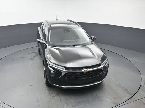 Used 2025 Chevrolet Trax LT FWD image 43