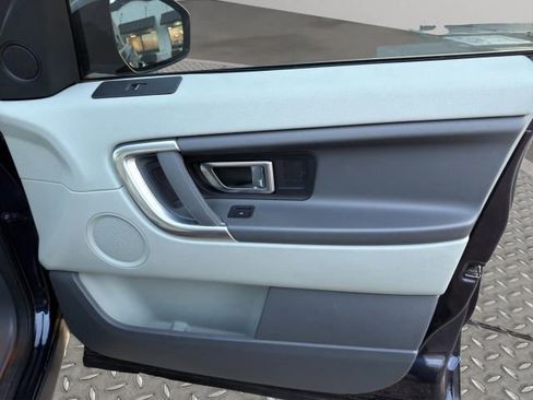 Used 2016 Land Rover Discovery Sport SE image 20