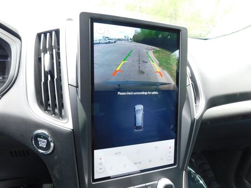 Used 2024 Ford Edge SEL image 10