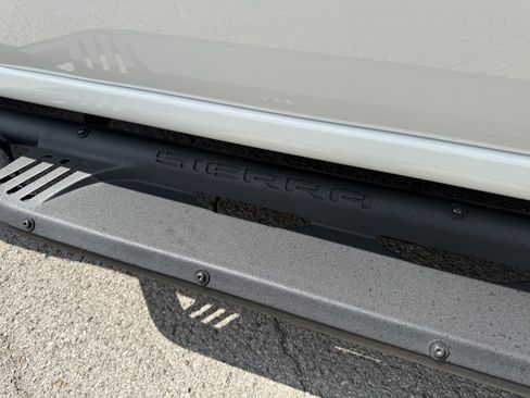 Used 2024 GMC Sierra 1500 AT4 w/ Technology Package image 50