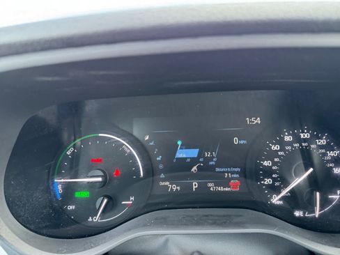 Used 2025 Toyota Sienna XLE image 25