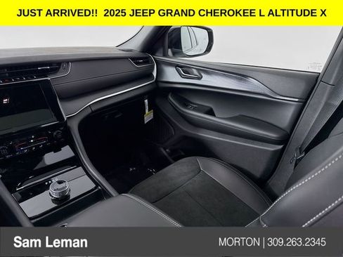 New 2025 Jeep Grand Cherokee L Altitude image 23