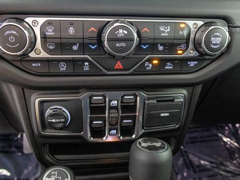 New 2027 Jeep Wrangler Unlimited Sahara AWD/4WD image 26