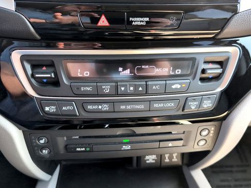 Used 2016 Honda Pilot Elite image 23