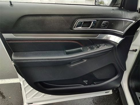 Used 2018 Ford Explorer Sport w/ Equipment Group 401A image 12