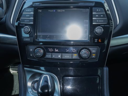 Used 2018 Nissan Maxima SR FWD image 11