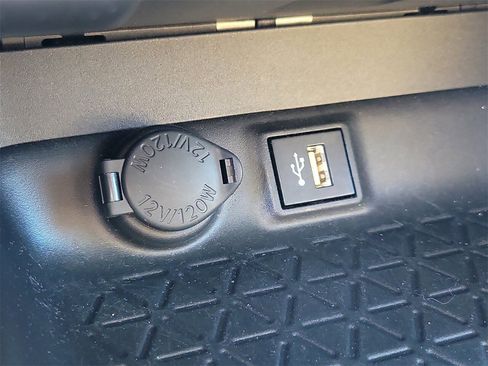 Used 2025 Toyota RAV4 LE image 28