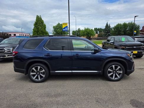 Used 2025 Honda Pilot Touring image 7