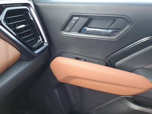 Certified 2025 GMC Canyon AT4 w/ Nightfall Edition image 29